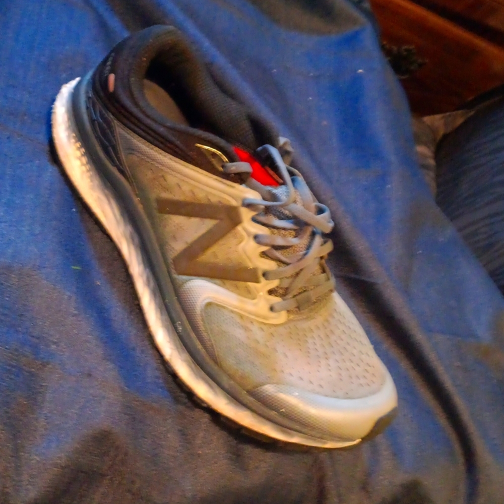NEW BALANCE SIZE 12 MENS
